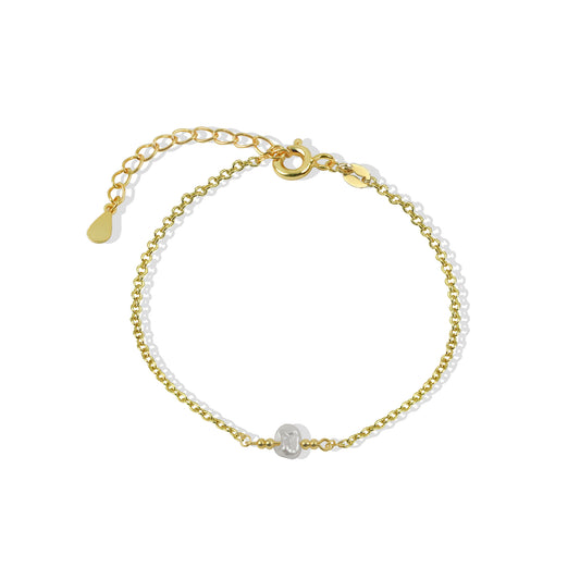 The Dainty Pearl Bracelet