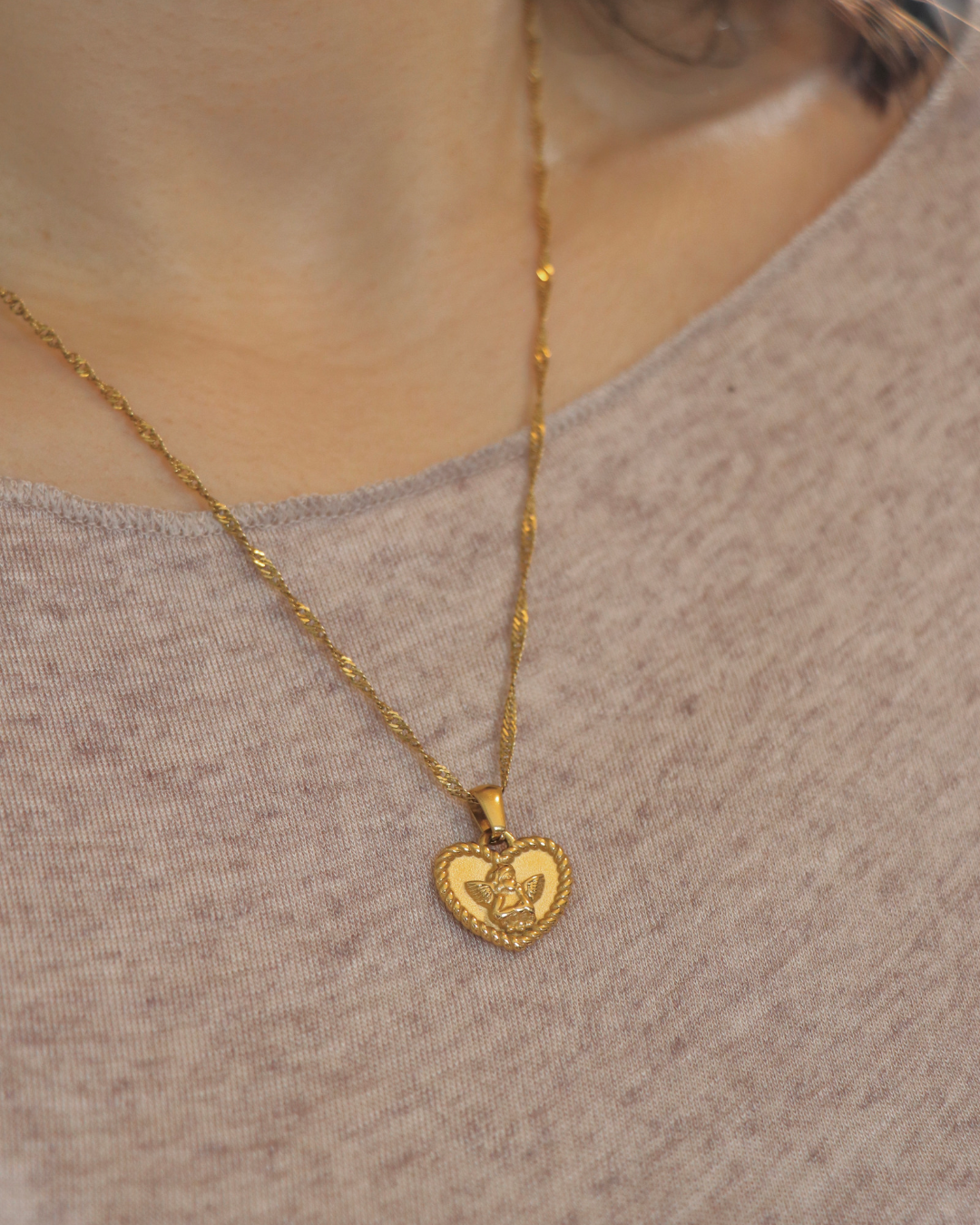 Angel online heart pendant